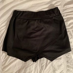Black Envelope Skort